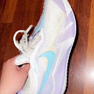 Nike court tennis shoes